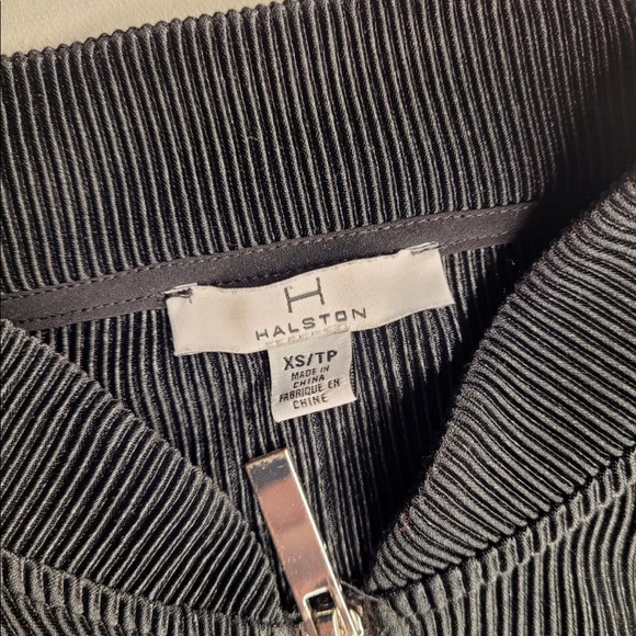 Halston vest - Picture 2 of 3